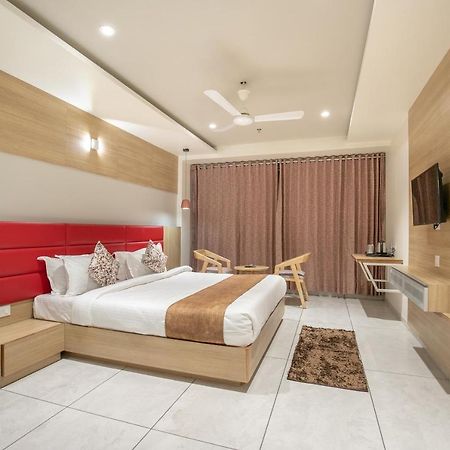 Hotel Silvera Grand Ahmedabad Extérieur photo