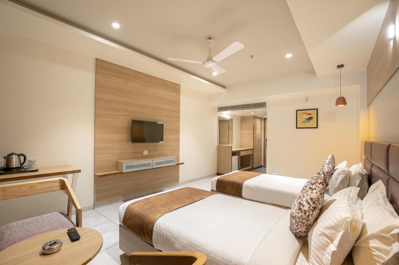 Hotel Silvera Grand Ahmedabad Extérieur photo