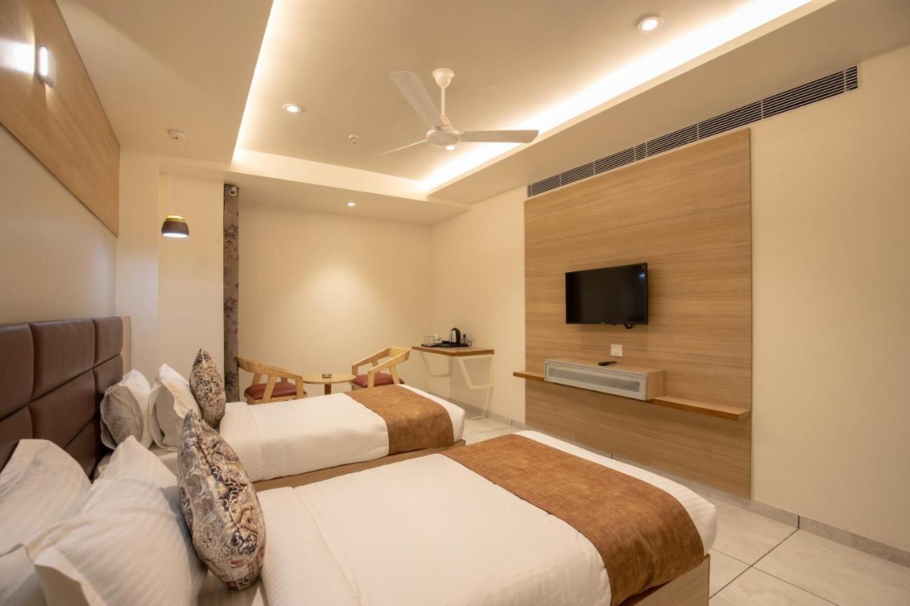 Hotel Silvera Grand Ahmedabad Extérieur photo