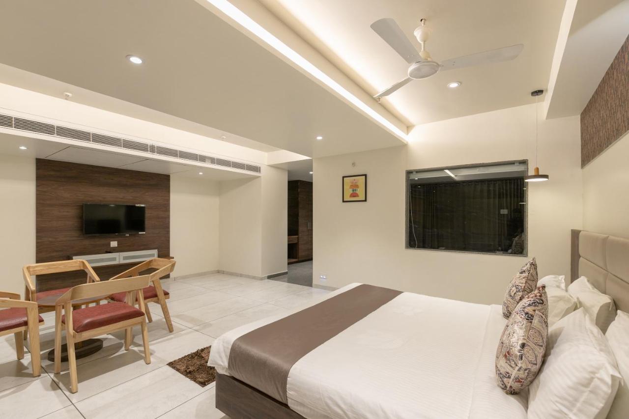 Hotel Silvera Grand Ahmedabad Extérieur photo
