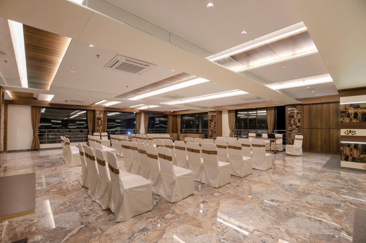 Hotel Silvera Grand Ahmedabad Extérieur photo