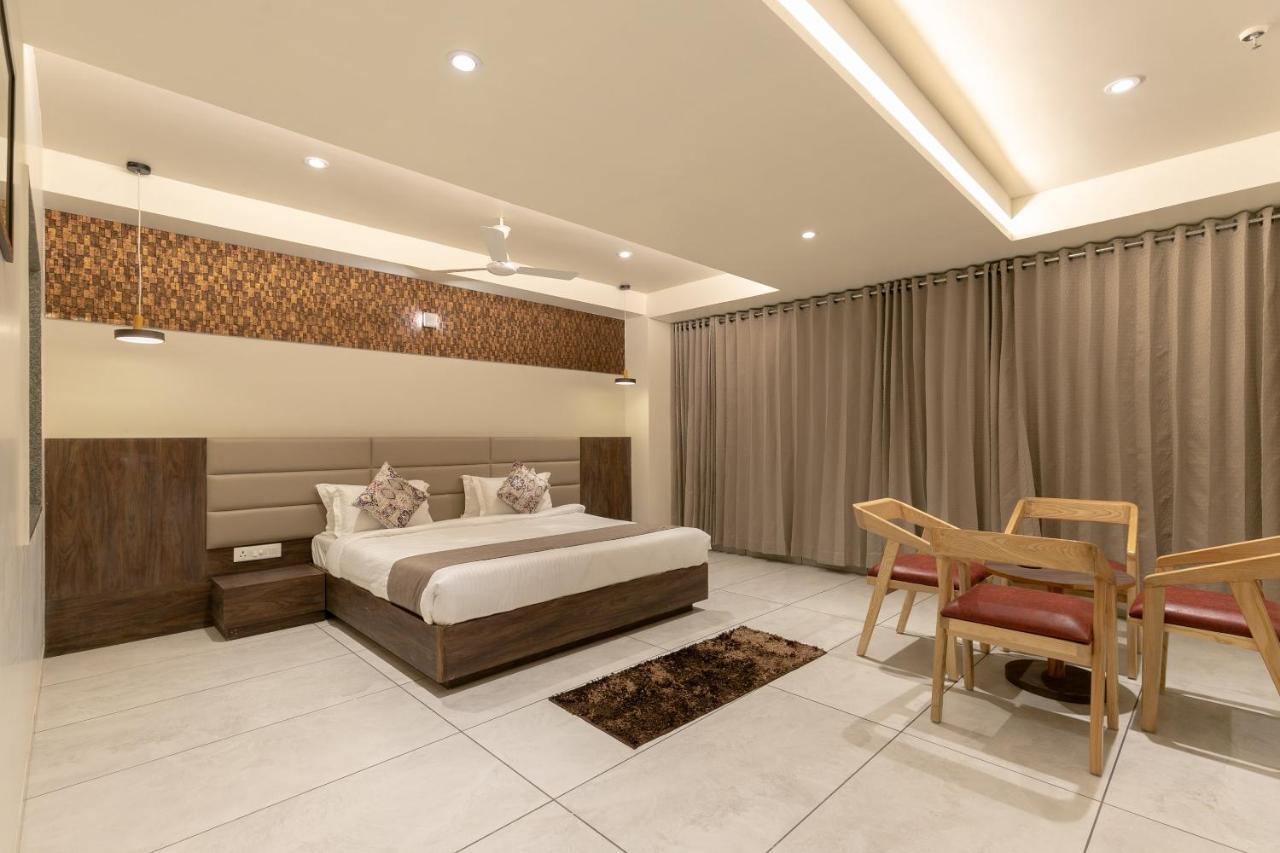 Hotel Silvera Grand Ahmedabad Extérieur photo