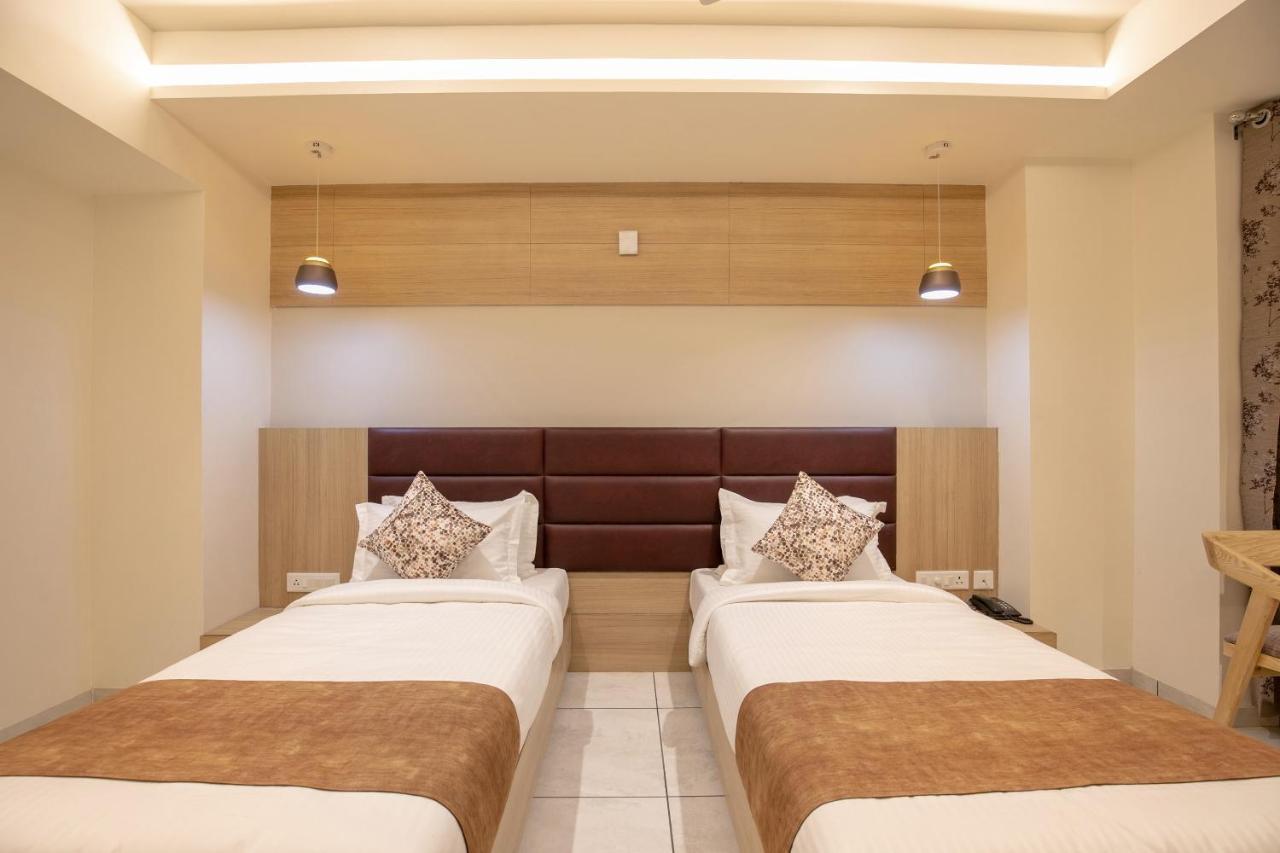 Hotel Silvera Grand Ahmedabad Extérieur photo