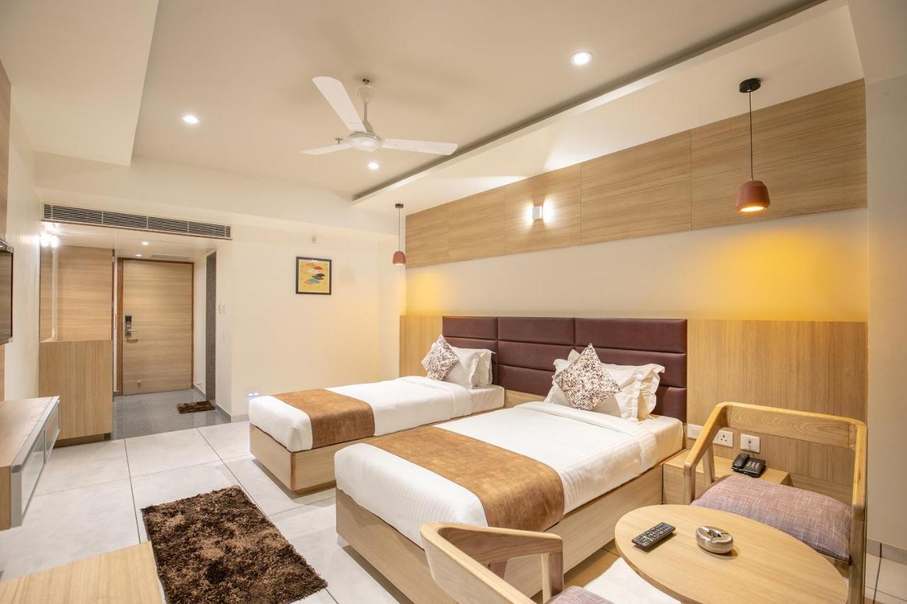 Hotel Silvera Grand Ahmedabad Extérieur photo
