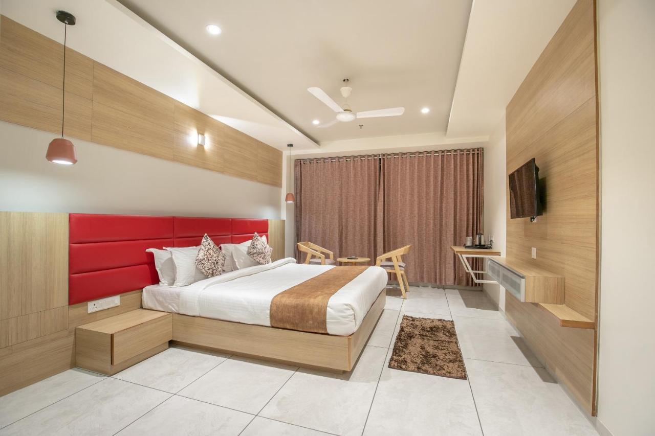 Hotel Silvera Grand Ahmedabad Extérieur photo