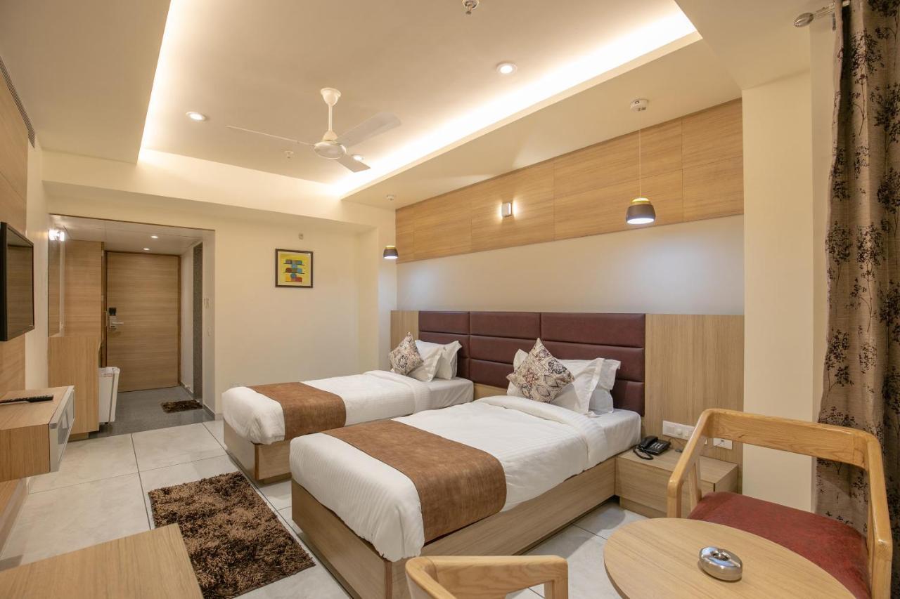 Hotel Silvera Grand Ahmedabad Extérieur photo