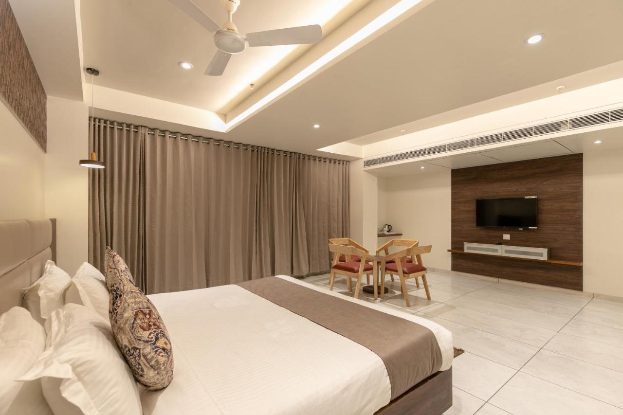 Hotel Silvera Grand Ahmedabad Extérieur photo