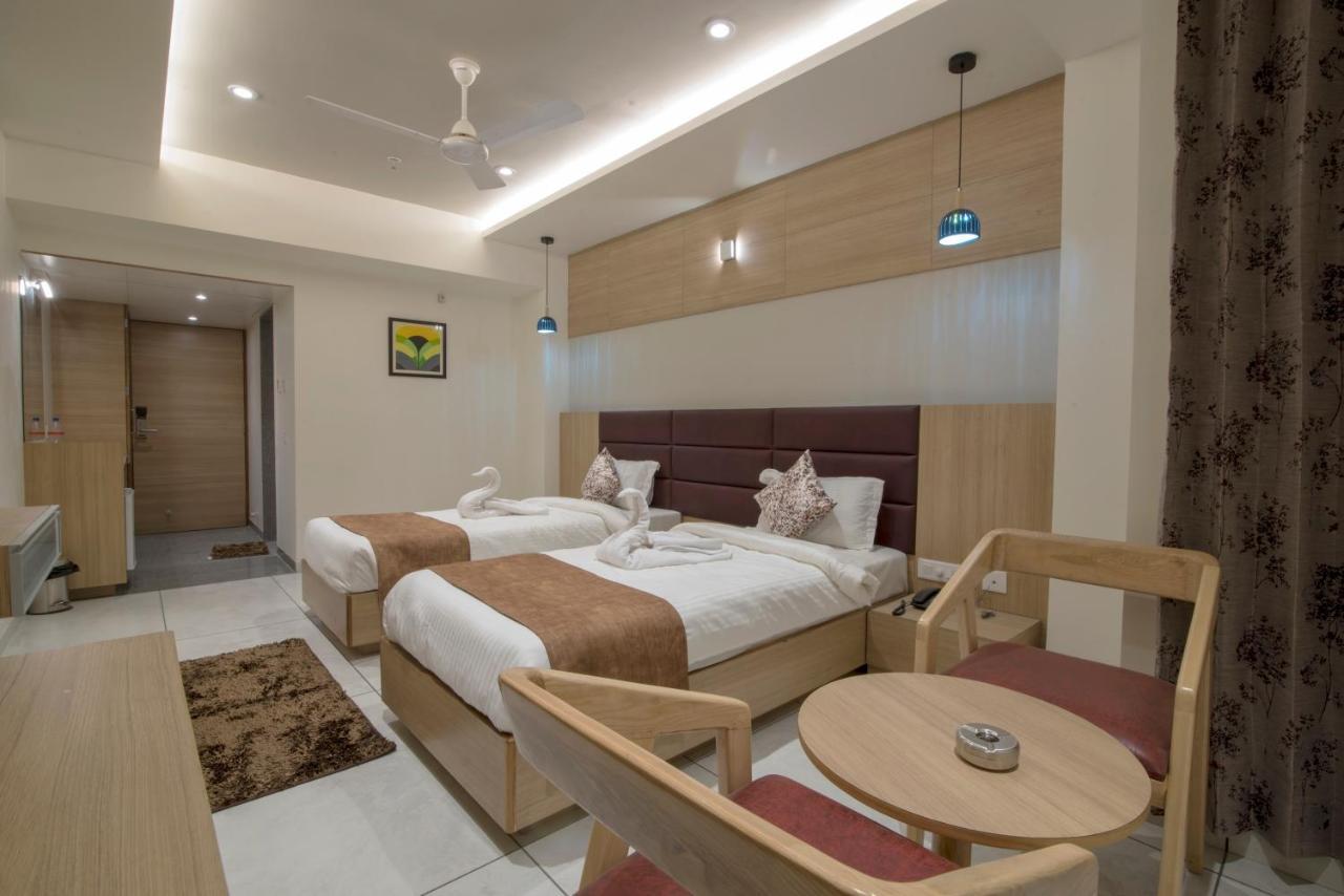 Hotel Silvera Grand Ahmedabad Extérieur photo