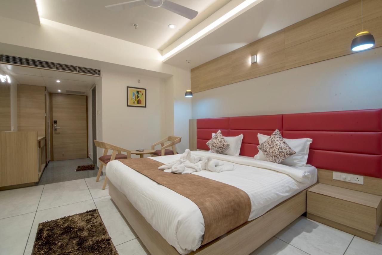 Hotel Silvera Grand Ahmedabad Extérieur photo