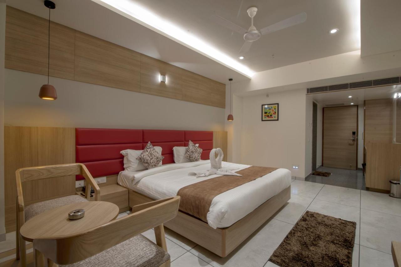 Hotel Silvera Grand Ahmedabad Extérieur photo