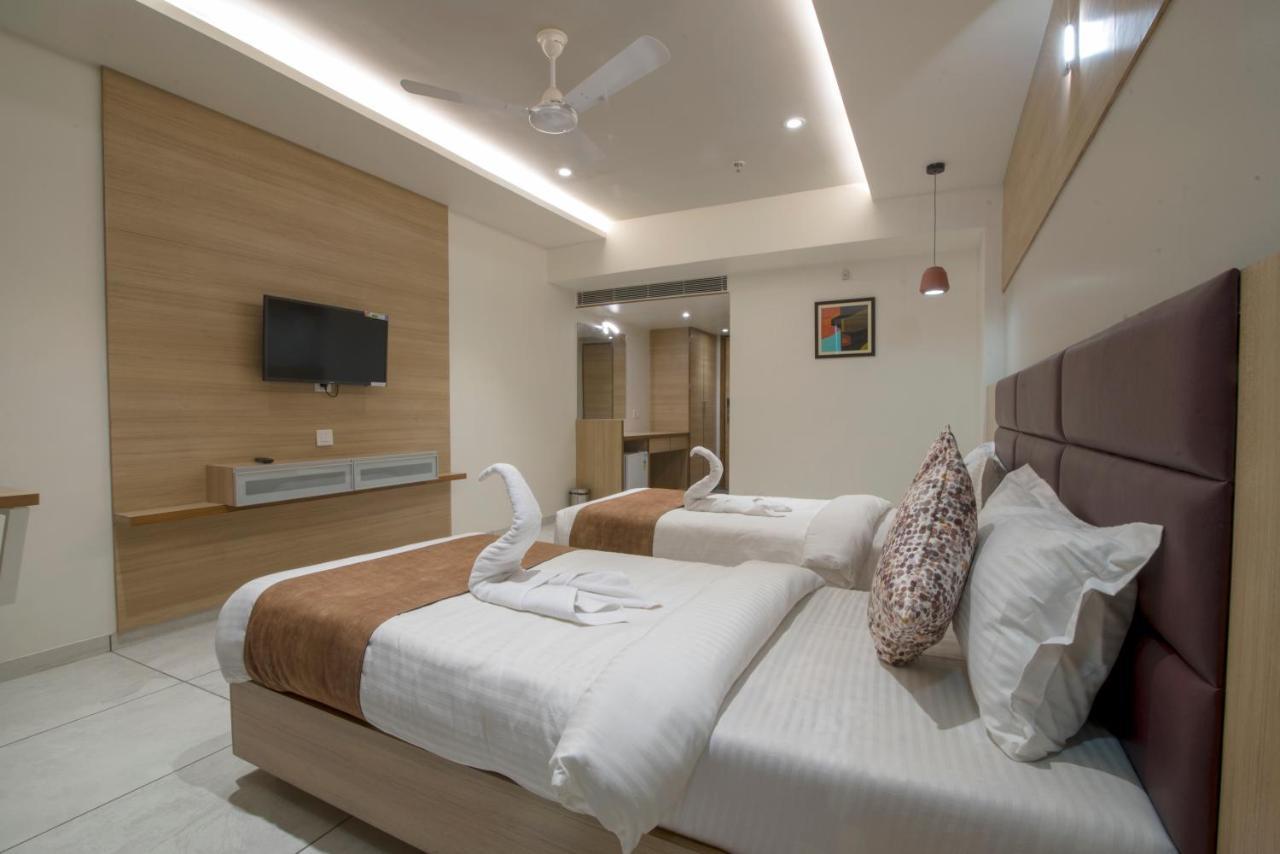 Hotel Silvera Grand Ahmedabad Extérieur photo