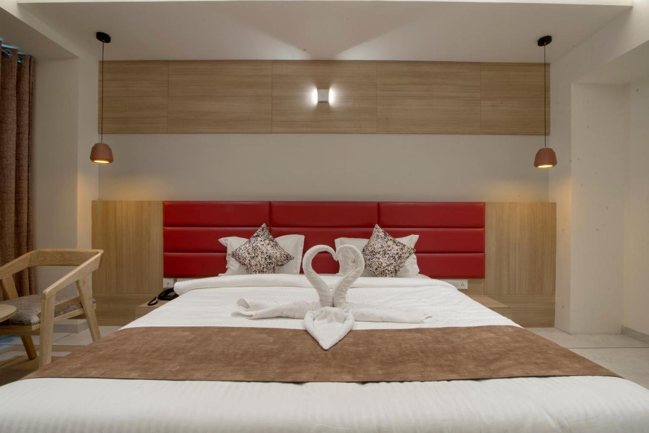 Hotel Silvera Grand Ahmedabad Extérieur photo