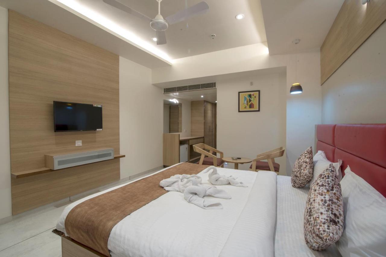 Hotel Silvera Grand Ahmedabad Extérieur photo