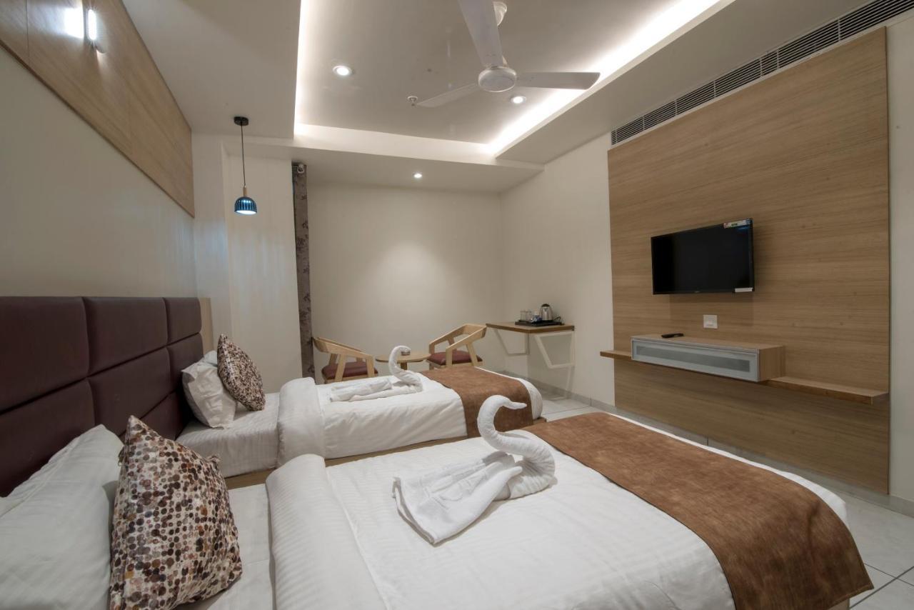 Hotel Silvera Grand Ahmedabad Extérieur photo