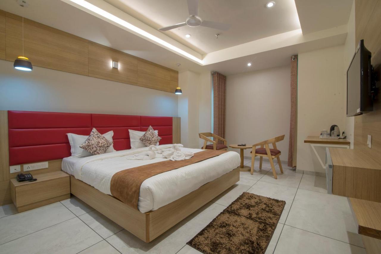 Hotel Silvera Grand Ahmedabad Extérieur photo