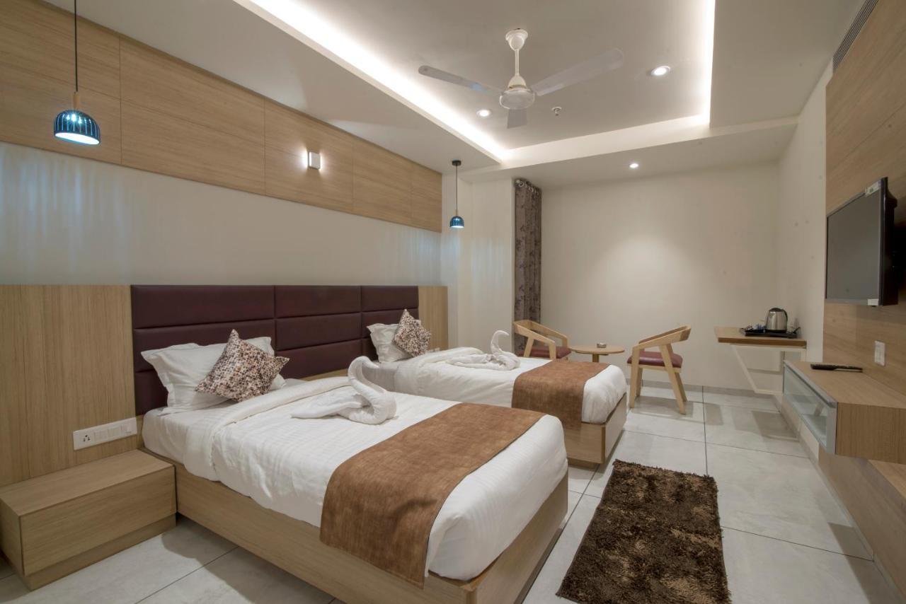 Hotel Silvera Grand Ahmedabad Extérieur photo